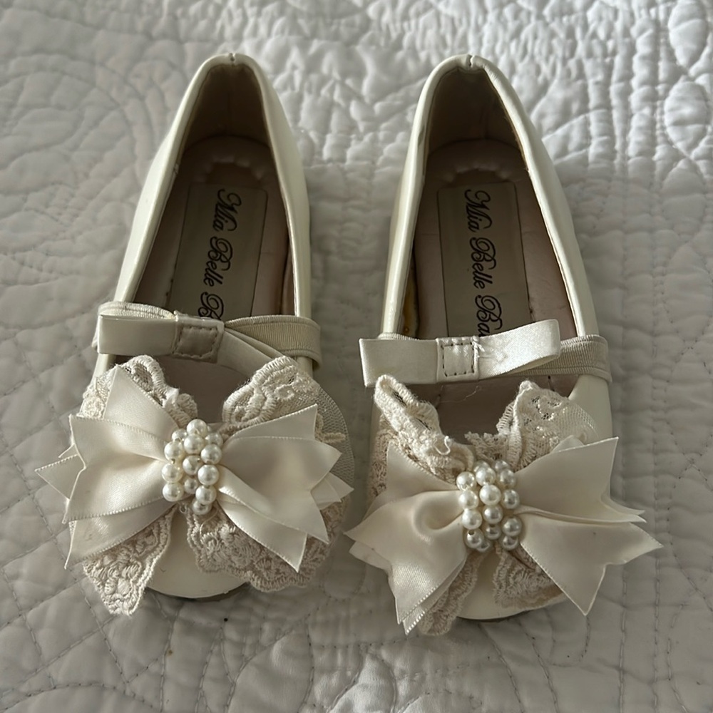 Mia Belle Baby Dress Shoes Vintage Cream size 7 toddler